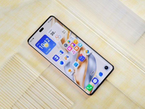 泸深在线 荣耀X70本月发布：8300mAh+无线充，搭载6 Gen4处理器！