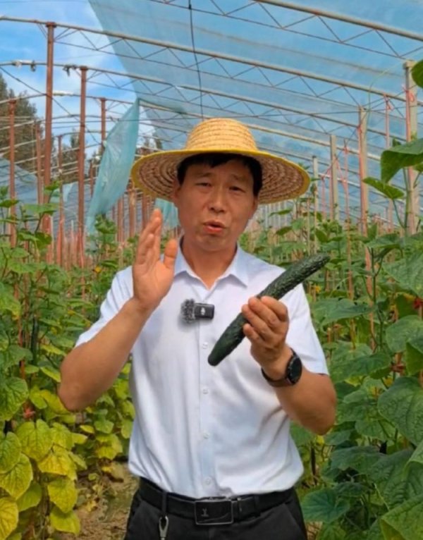 华霖资本 国庆里“说”丰年丨这个“草帽支书”凭啥能帮村民多卖一毛钱？